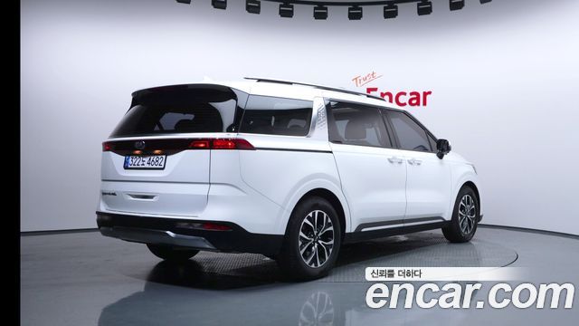 Kia Carnival 4-го поколения 9-Seater Noblesse - фото 1