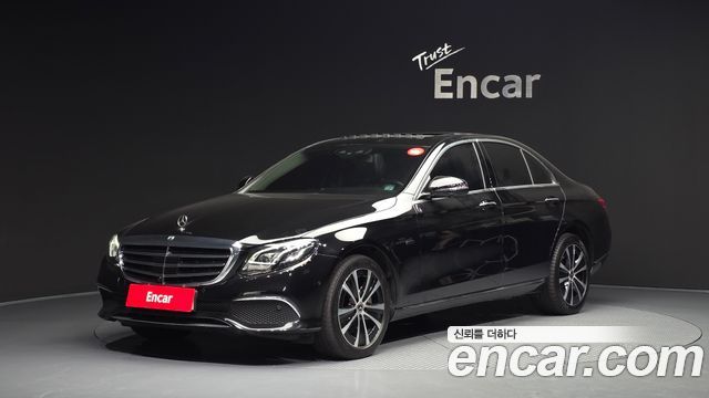 Mercedes-Benz E-Class W213 E300e 4MATIC Exclusive - фото 0