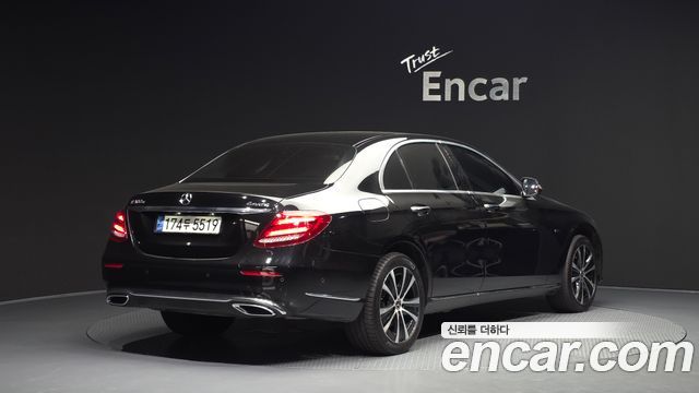 Mercedes-Benz E-Class W213 E300e 4MATIC Exclusive - фото 1