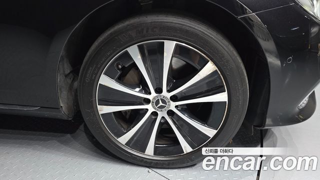 Mercedes-Benz E-Class W213 E300e 4MATIC Exclusive - фото 4