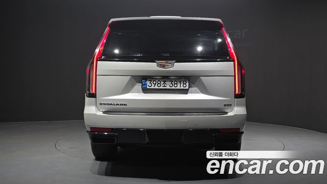 Cadillac Escalade 5-го поколения 6.2 Sports Platinum - фото 3