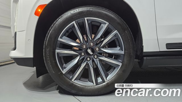 Cadillac Escalade 5-го поколения 6.2 Sports Platinum - фото 4