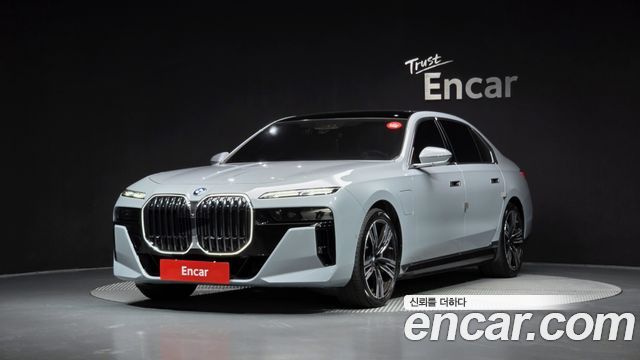 BMW 7-Series G70 750e xDrive M Sport - фото 0