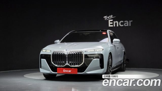BMW 7-Series G70 750e xDrive M Sport - фото 2