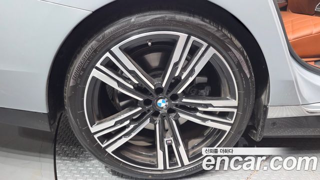 BMW 7-Series G70 750e xDrive M Sport - фото 4