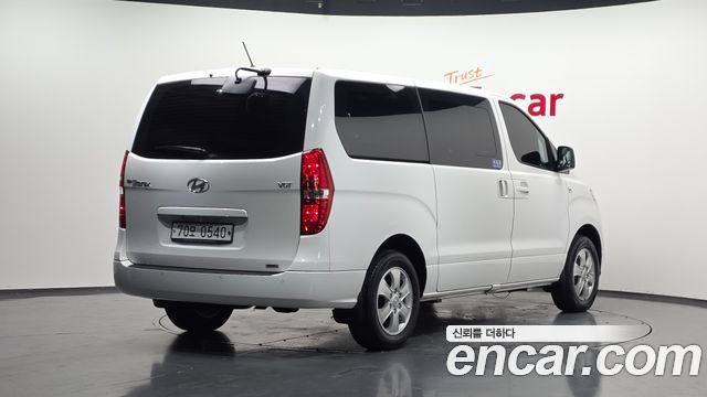 Hyundai Starex Новый 4WD Wagon 12-Seater Smart - фото 1