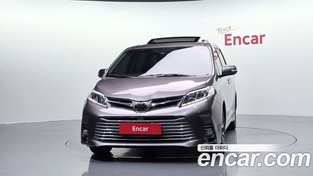 Toyota Sienna 3.5 AWD - фото 2