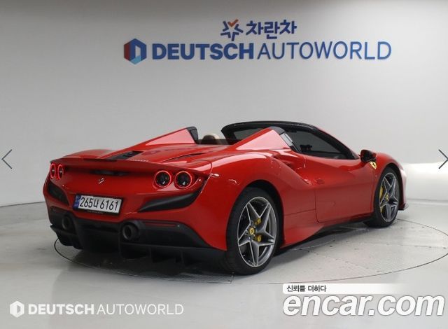 Ferrari F8 3.9 V8 - фото 1