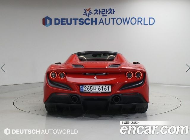 Ferrari F8 3.9 V8 - фото 3