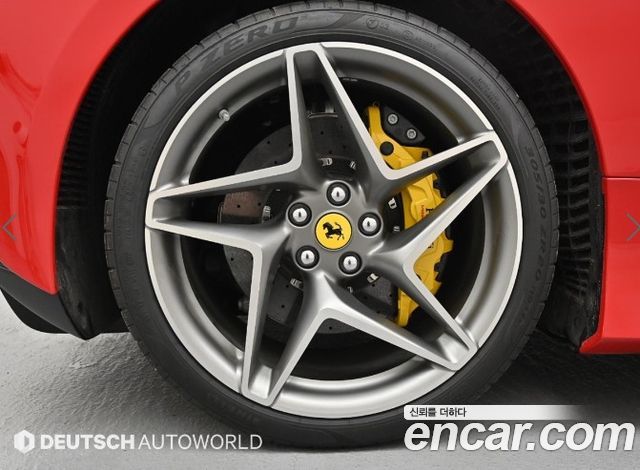 Ferrari F8 3.9 V8 - фото 4
