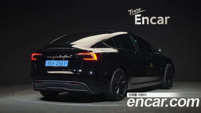 Tesla Model 3 RWD - фото 1