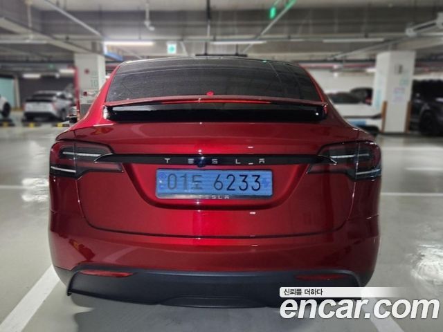 Tesla Model X AWD - фото 1