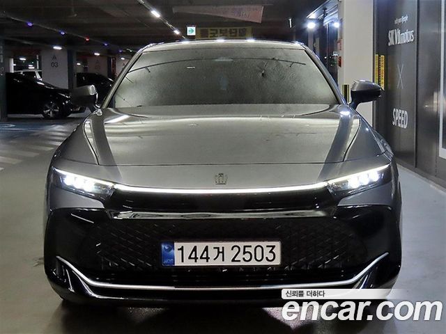 Toyota Crown 2.5 4WD Hybrid - фото 1
