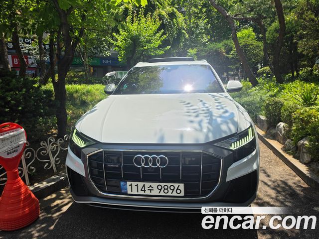 Audi Q8 50 TDI Quattro Premium - фото 0