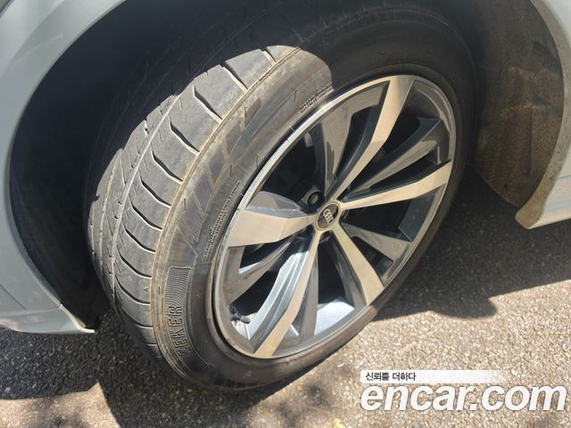 Audi Q8 50 TDI Quattro Premium - фото 4
