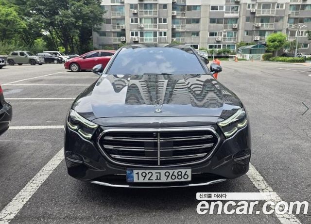Mercedes-Benz E-Class W214 E300 4MATIC Exclusive - фото 0