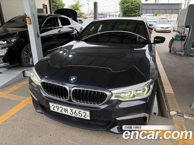 BMW 5-Series G30 520d M Sport Package Plus - фото 0