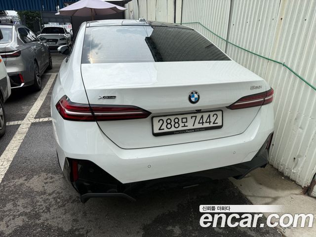 BMW 5-Series G60 530i xDrive M Sport - фото 1