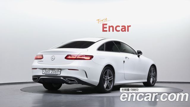 Mercedes-Benz E-Class W213 E220d Coupe - фото 1