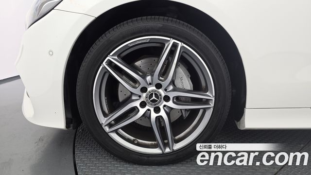 Mercedes-Benz E-Class W213 E220d Coupe - фото 4