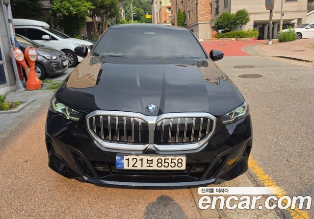 BMW 5-Series G60 520i M Sport - фото 0