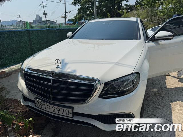 Mercedes-Benz E-Class W213 E300 4MATIC Exclusive - фото 0