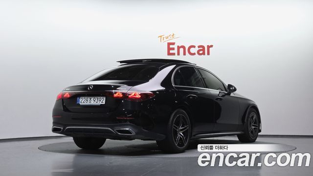 Mercedes-Benz E-Class W214 E300 4MATIC AMG Line - фото 1