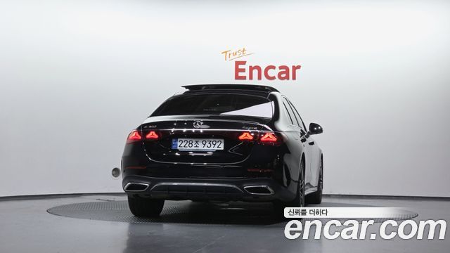 Mercedes-Benz E-Class W214 E300 4MATIC AMG Line - фото 3