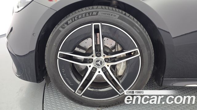 Mercedes-Benz E-Class W214 E300 4MATIC AMG Line - фото 4