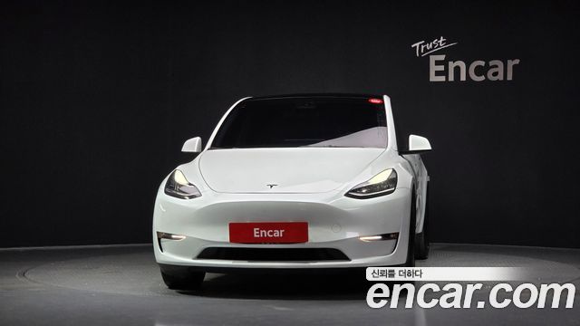 Tesla Model Y Long Range AWD - фото 2