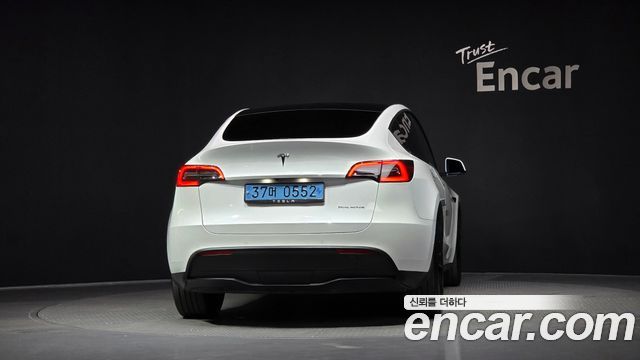 Tesla Model Y Long Range AWD - фото 3