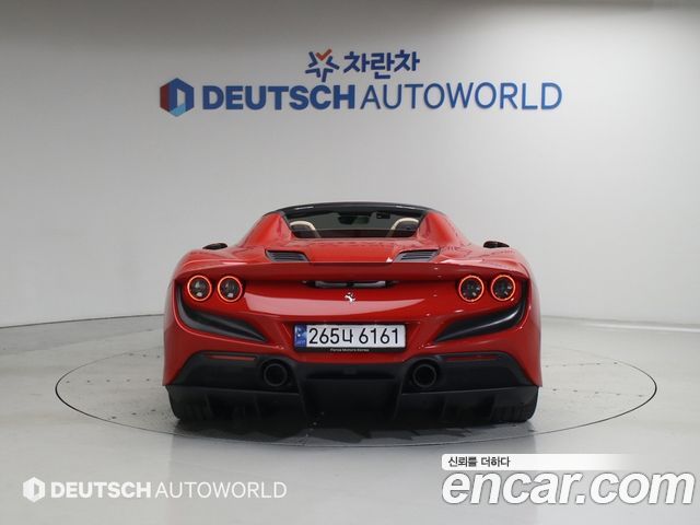 Ferrari F8 3.9 V8 - фото 3