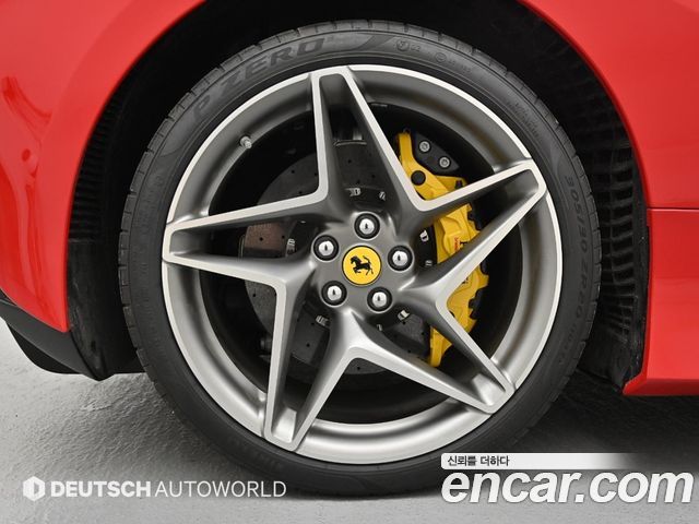 Ferrari F8 3.9 V8 - фото 4
