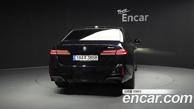 BMW 5-Series G60 520i M Sport - фото 3