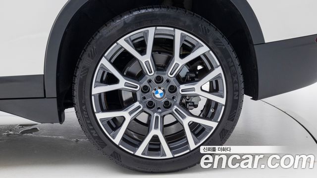 BMW X1 F48 xDrive 20i xLine - фото 4