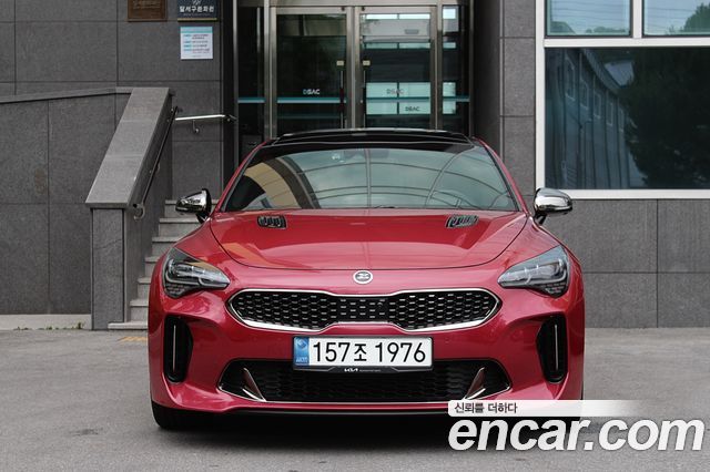 Kia Stinger 2.0 Turbo AWD Platinum - фото 1