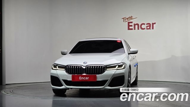 BMW 5-Series G30 530e M Sport - фото 2