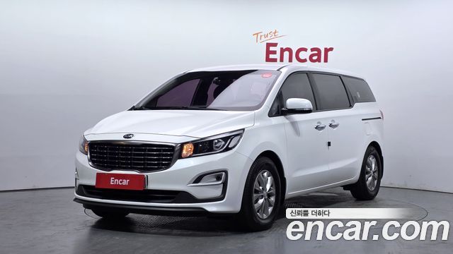 Kia Carnival Новый 11-Seater Deluxe - фото 0