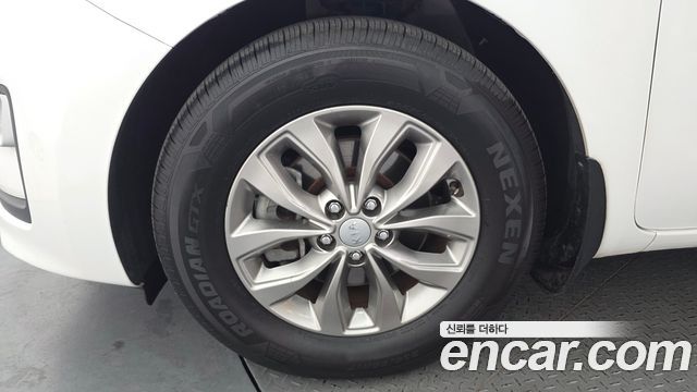 Kia Carnival Новый 11-Seater Deluxe - фото 4
