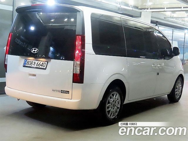 Hyundai Staria Cargo 5-Seater Modern - фото 1