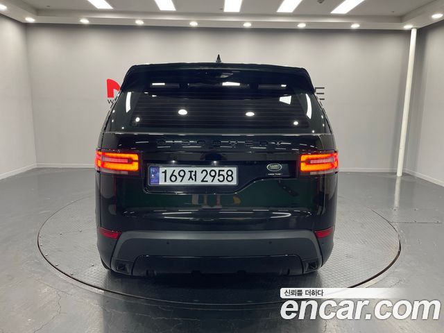 Land Rover Discovery 3.0 TD6 HSE Luxury - фото 2