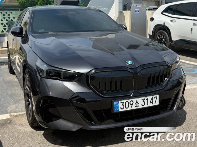 BMW 5-Series G60 530i xDrive M Sport Pro Special Edition - фото 0