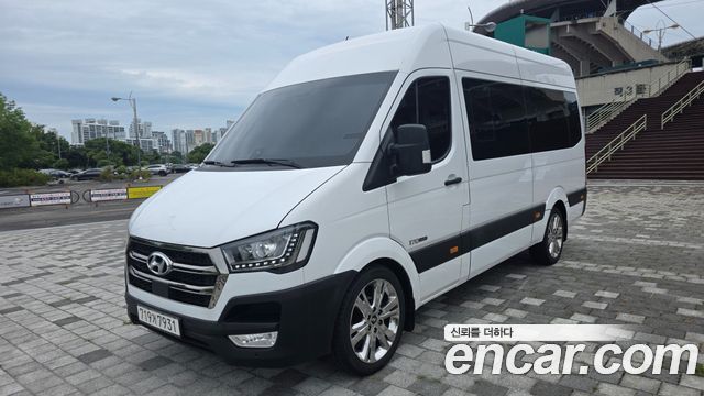 Hyundai Solati 15-seater Luxury - фото 0