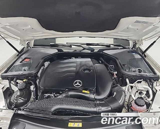 Mercedes-Benz E-Class W213 E350 4MATIC AMG Line - фото 4