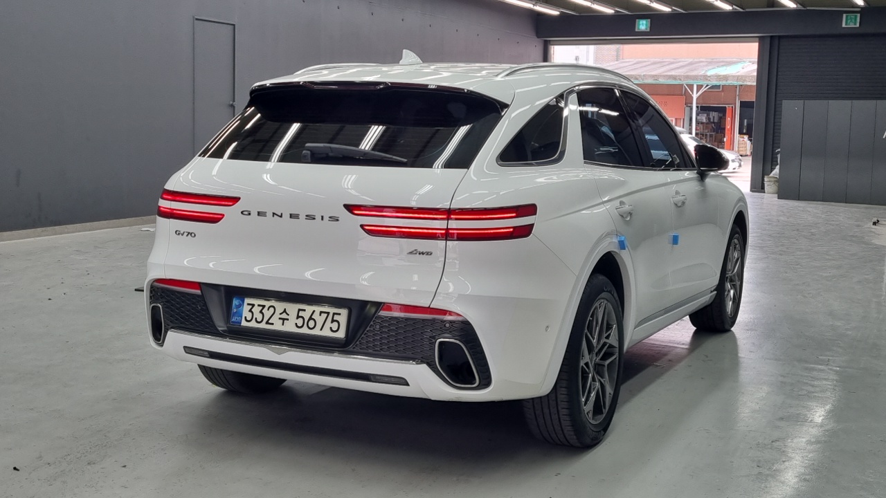 Genesis GV70 2.5T Gasoline AWD - фото 1