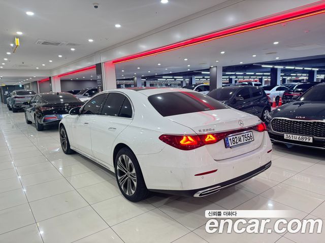Mercedes-Benz E-Class W214 E220d 4MATIC Exclusive - фото 1