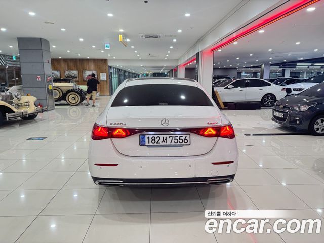 Mercedes-Benz E-Class W214 E220d 4MATIC Exclusive - фото 3