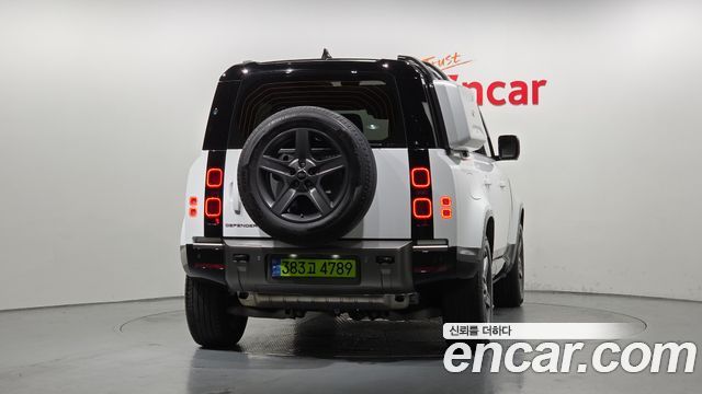 Land Rover Defender L663 110 P300 X-Dynamic SE - фото 3