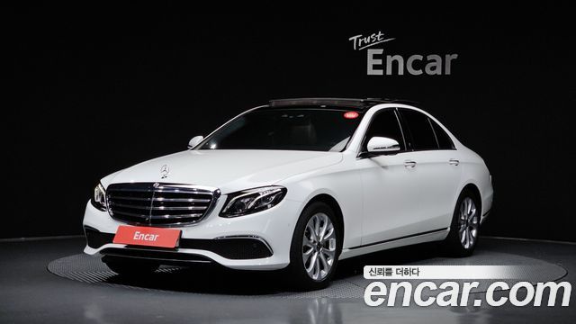 Mercedes-Benz E-Class W213 E300 Exclusive - фото 0