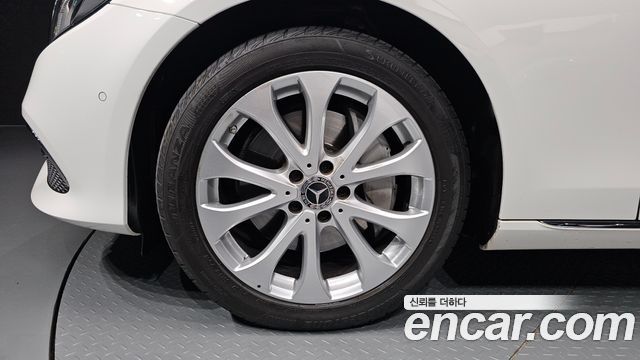 Mercedes-Benz E-Class W213 E300 Exclusive - фото 4